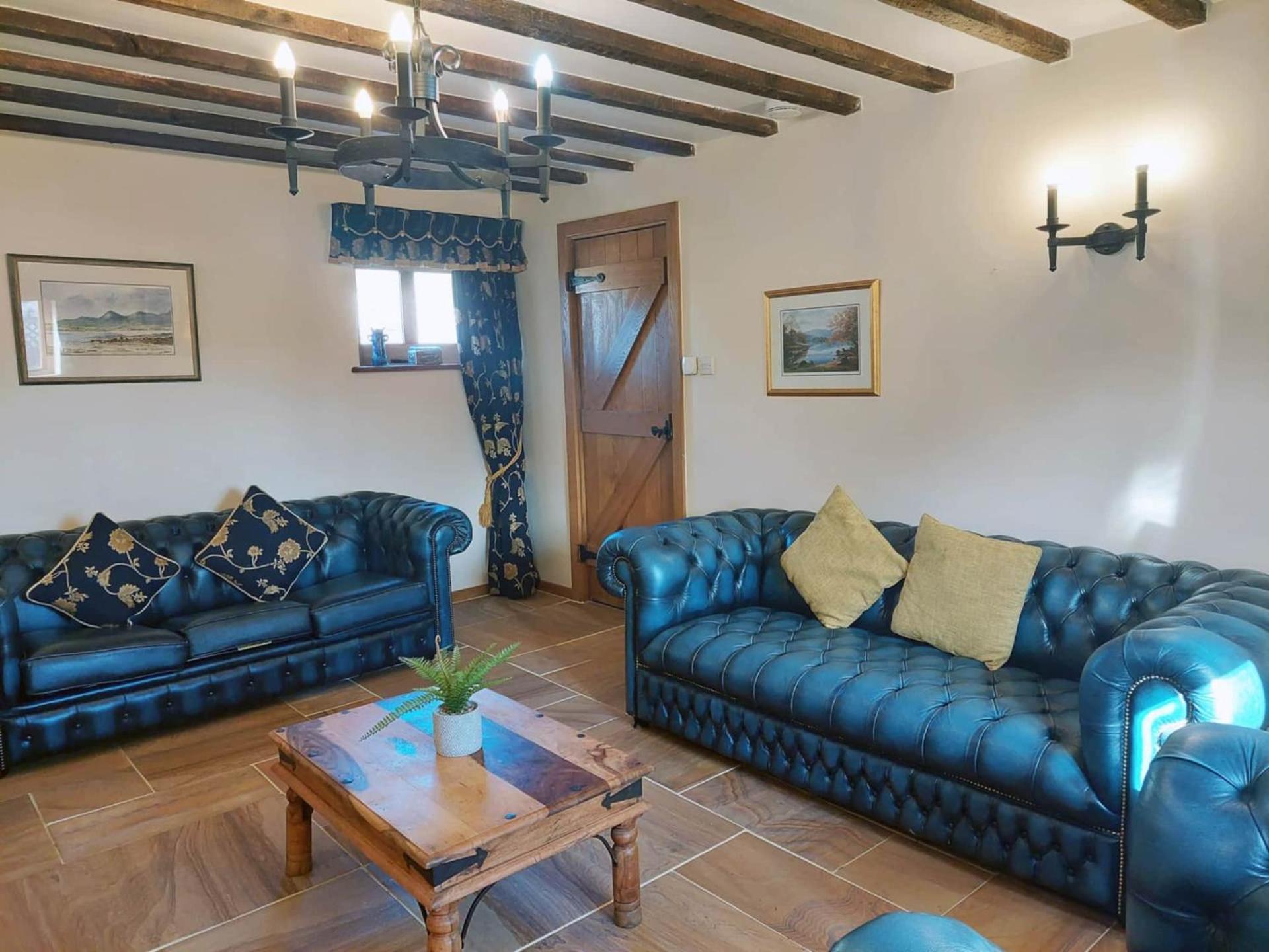 The Old Mill Barn With Hot Tub And Private Use Of Heated Pool Villa Wirral Buitenkant foto