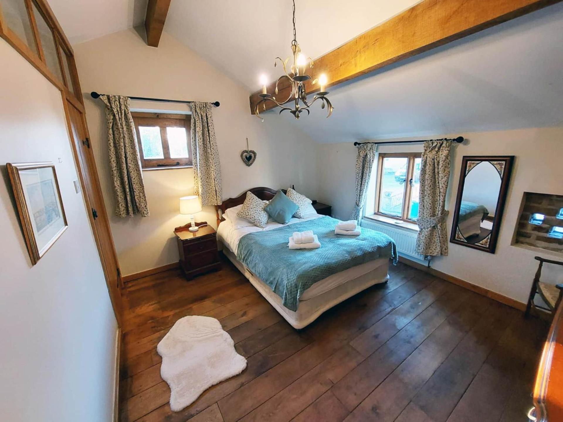 The Old Mill Barn With Hot Tub And Private Use Of Heated Pool Villa Wirral Buitenkant foto
